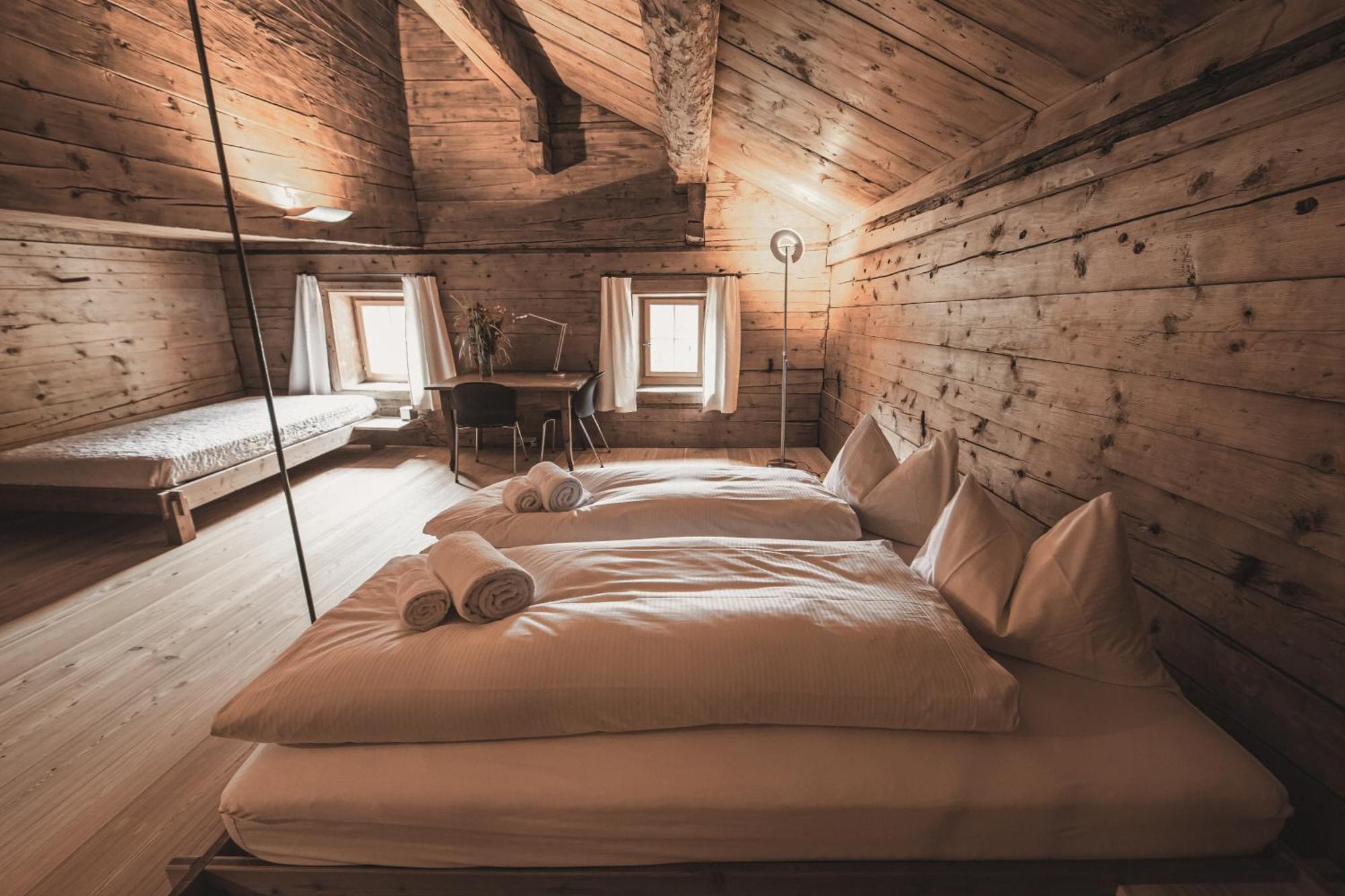 Hotel Weiss Kreuz Splügen Quarto foto